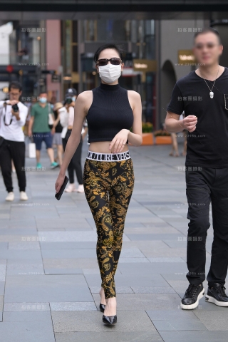 耀眼的紧身裤美**