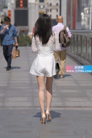 街拍时尚高跟气质美女