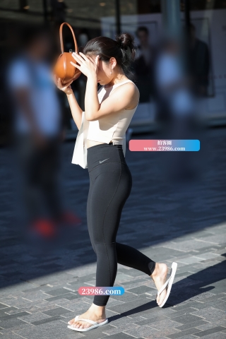 娇羞的你 圆润挺翘