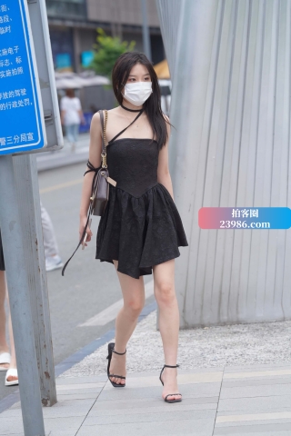 搭讪街拍黑色裙凉高小姐姐