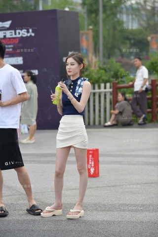 街拍高颜值气质美女