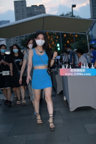 蓝色套装，性感美腿~