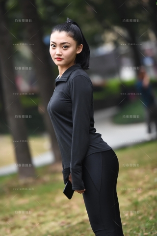 【咔喳赛贴】路遇健身妹妹