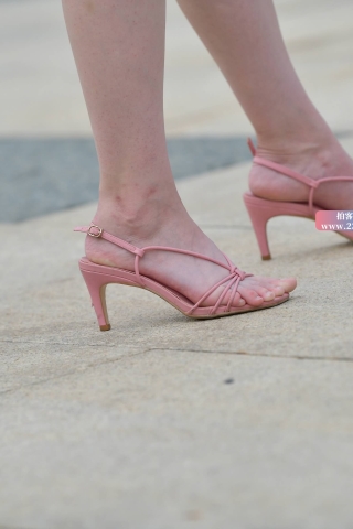 粉色群，粉色凉高