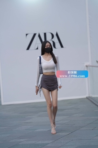 街拍极品高挑身材妹子