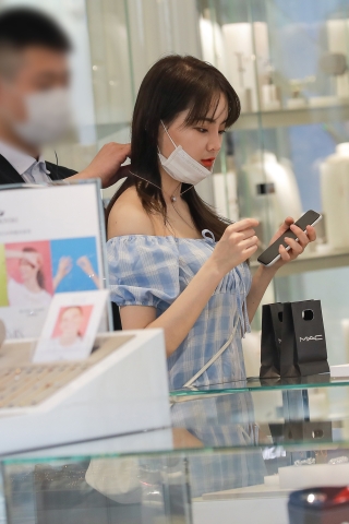 高跟美腿小姐姐