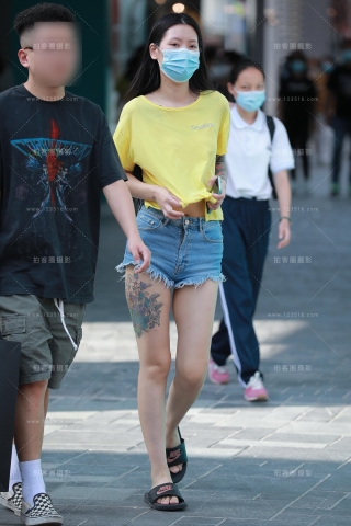 牛仔热裤Y Y女友