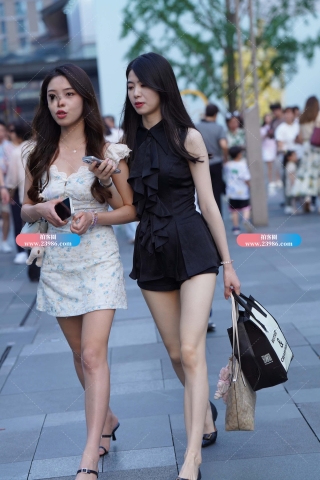 美腿姐妹逛街