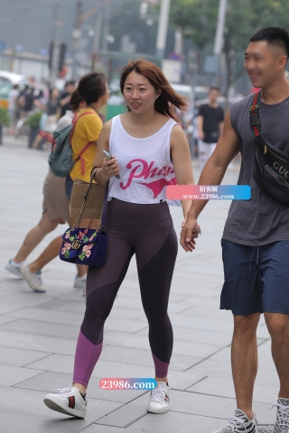 【视觉冲击赛帖】紧致，极度饱满圆润美臀 女友