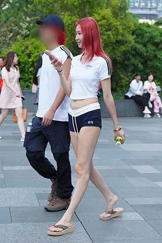 热裤大长腿【原图+视频】