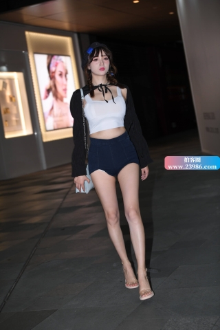 夜拍热牛小姐姐