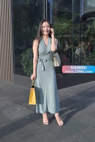 街拍长裙美女