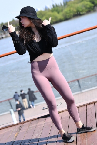 【咔喳赛帖】桥上自拍