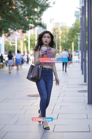 【视觉冲击赛贴】小背心，奶茶紧牛小姐姐