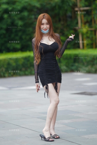 很亲和的白皙美眉