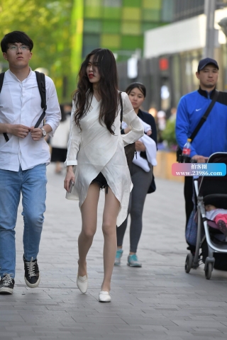 苗条高挑丝袜姑娘