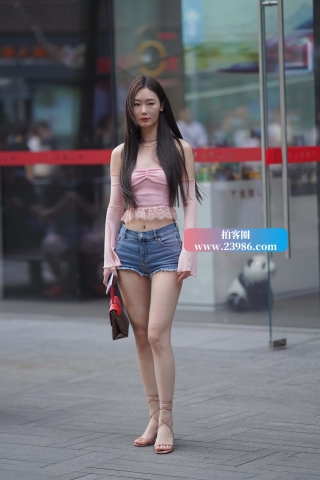 搭讪街拍苗条高挑长腿小姐姐