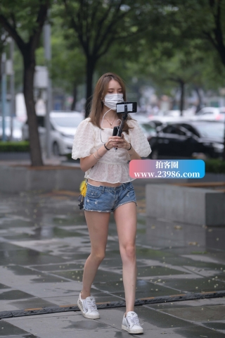 偶遇直播的小姐姐