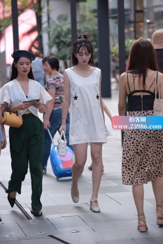 街拍白裙时尚美女
