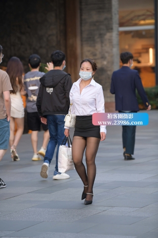 火辣身材超短裙嘿丝朲槭