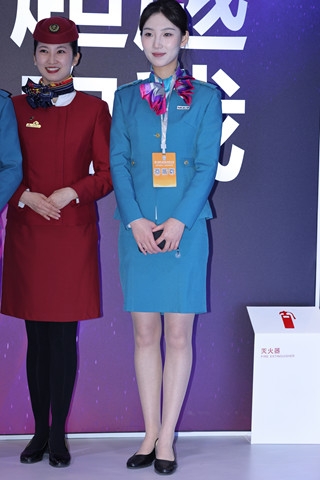 CATA民航大学一排排空乘礼仪亮眼（完整版）