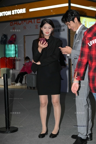 美女咨客小姐姐