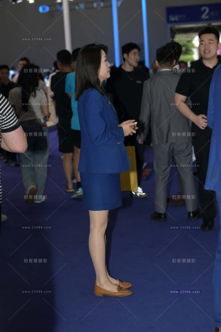 韵味的卖车销售员