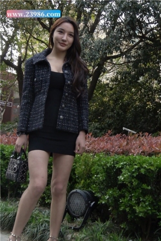 超短裙美腿高跟街拍美女、性感 [612 MB/MP4]（视频版）