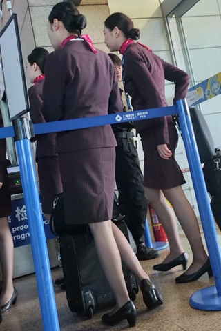 手机4k视频上航空乘高级灰色丝高跟制服气质赞（视频版）