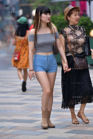 ★一字肩牛仔热裤美女