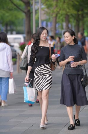 气质高跟街拍美女