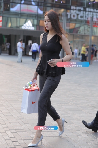 【视觉冲击赛帖】条纹西裤，高挑少妇