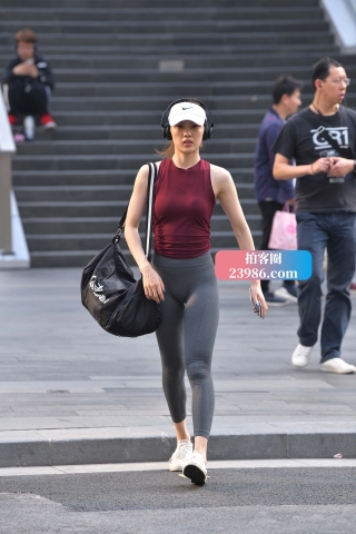 爱穿瑜伽裤的美女