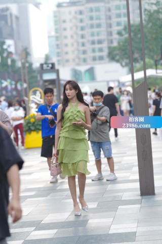 绿色裙女神，清新淡雅