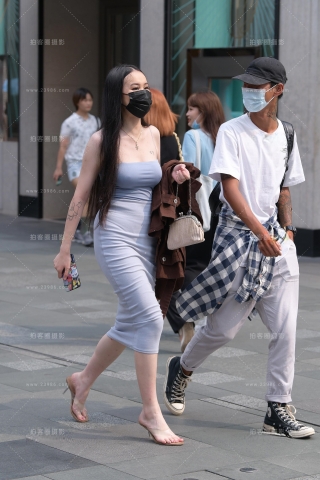 性感的长裙小姐姐