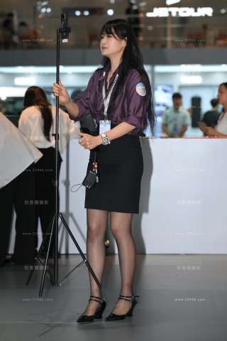 高挑长腿油亮黑丝售车主播