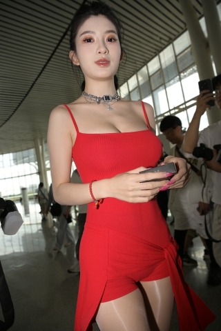 BB酱红裙亮丝【原图+视频】