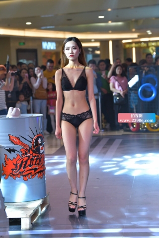 高挑长腿舞台模特