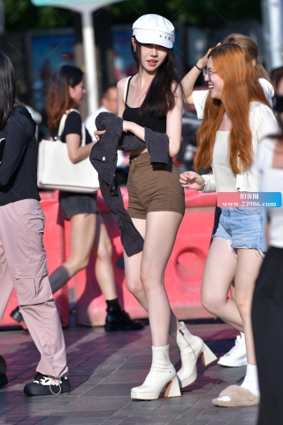 ★长腿热裤白皙美女