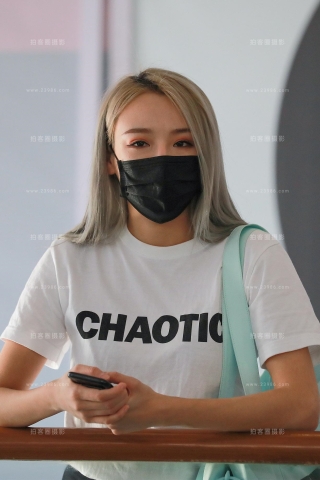 【玻璃赛帖】黑色瑜伽裤美眉