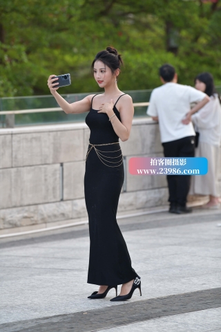 超气质，貌美如花长裙大美女