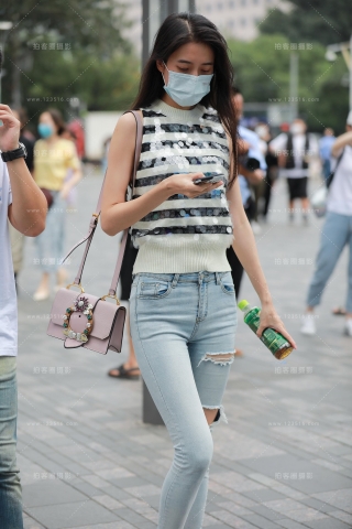 浅蓝牛高挑女友