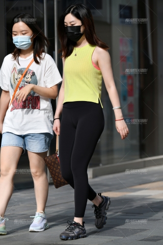 ★黑紧身裤美女★