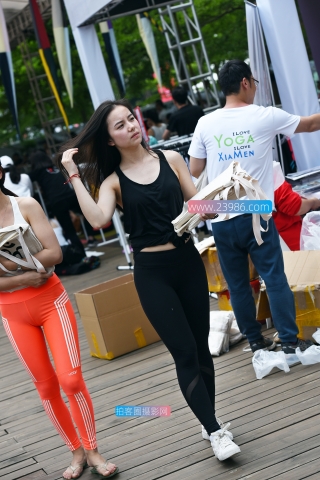 【咔喳赛贴】也送了我一只布包