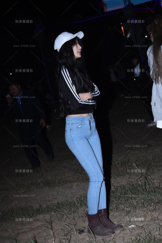 【咔喳赛帖】夜色中的牛仔佳人