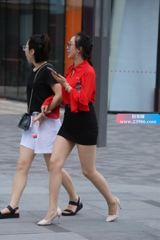 街拍红衣包臀裙肉丝美女