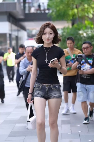 街拍热裤小姐姐（视频版）