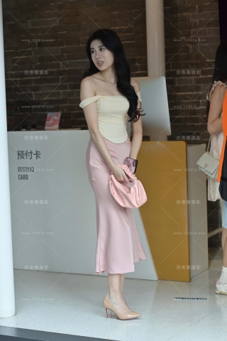 高跟鞋粉色裙性感美女