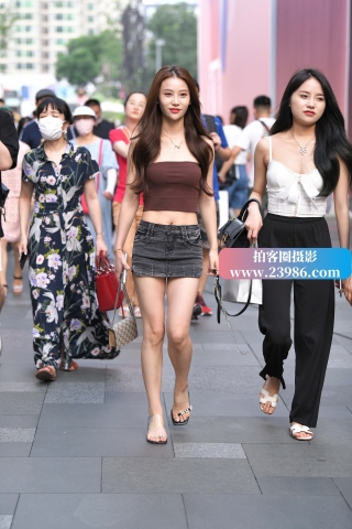 街拍苗条身材~长腿女神