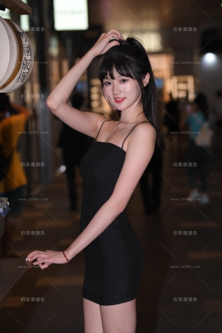 搭讪吊带裙清纯女孩